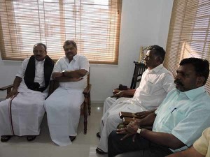 01-1451647098-vaiko-vasan-thiruma42-600